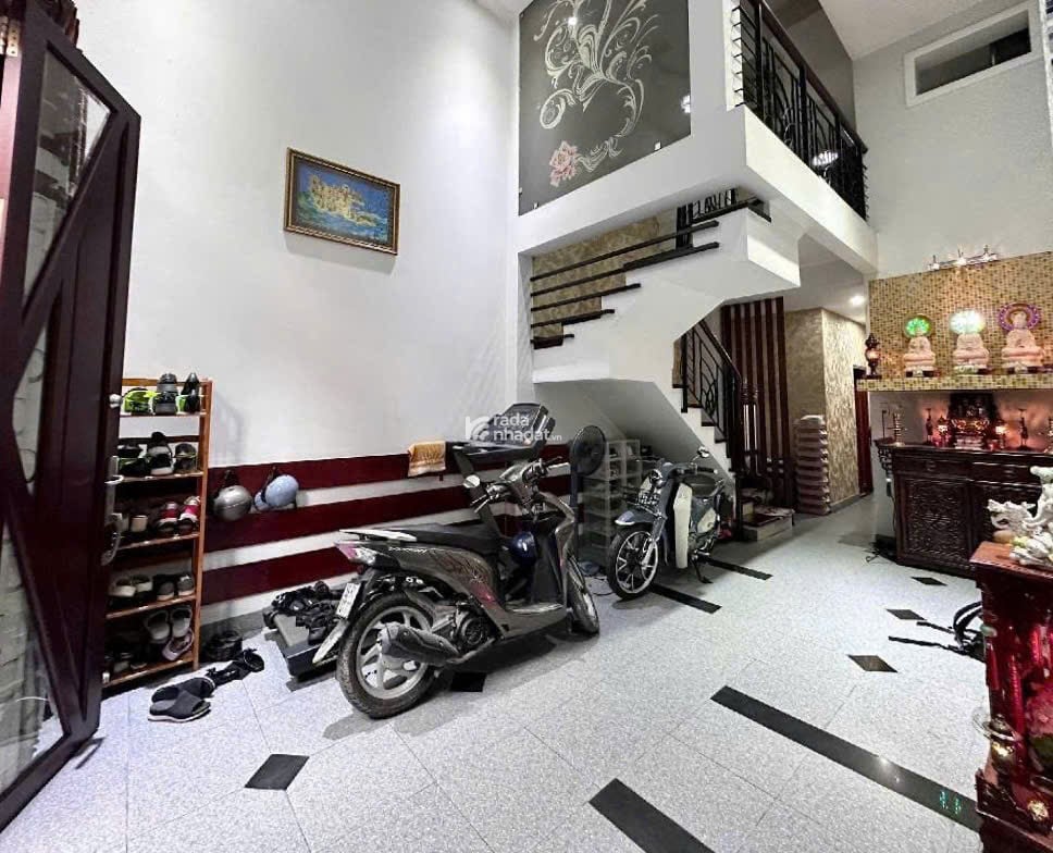 Nhà đẹp ngay Ngã Tư Bảy Hiền - QUẬN TÂN BÌNH -4.3 x 14 m Vuông -5 Tầng -8.5 tỷ