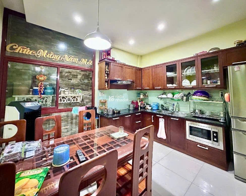 Nhà đẹp ngay Ngã Tư Bảy Hiền - QUẬN TÂN BÌNH -4.3 x 14 m Vuông -5 Tầng -8.5 tỷ