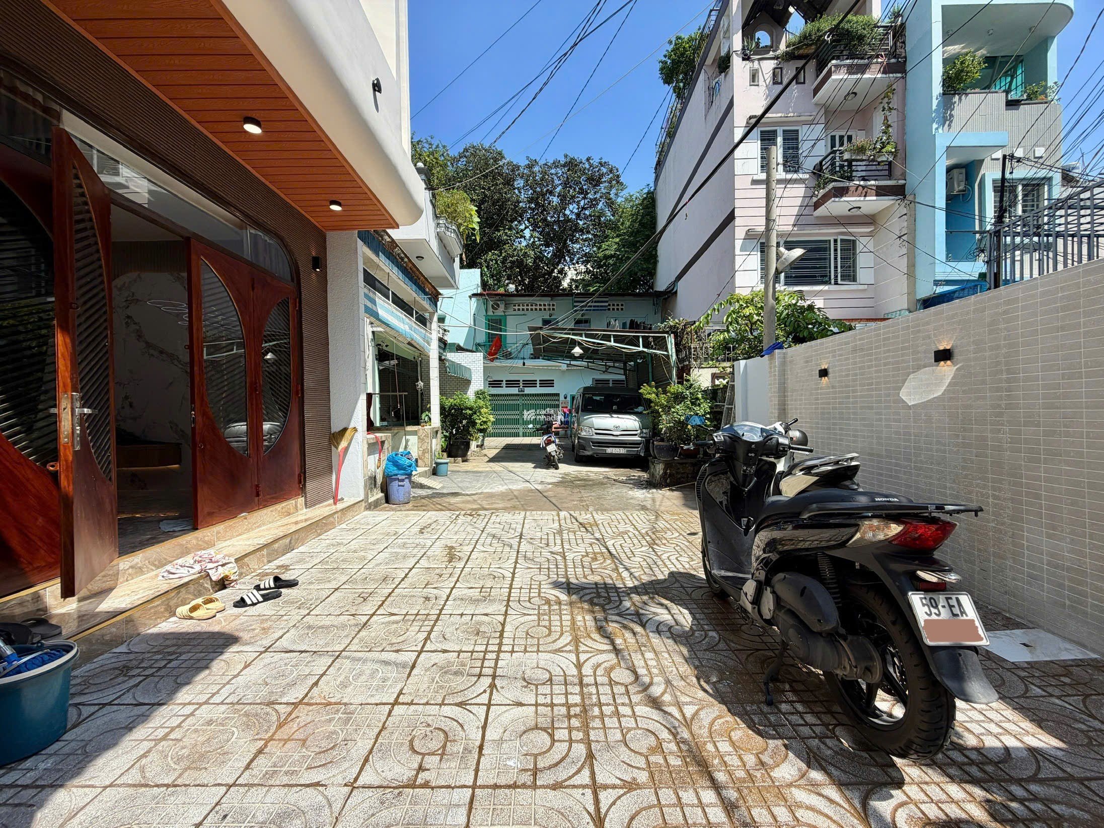 NHÀ ĐẸP 3 TẦNG 90m2 FULL NỘI THẤT CÓ GARAGE OTO - HẺM OTO TRÁNH - 10.3 TỶ