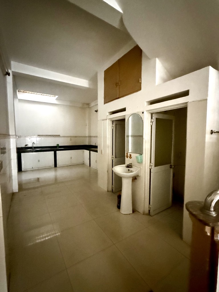 HẺM THÔNG- HÀNG XÓM VĂN MINH - CÁCH MẠNG THÁNG TÁM 58M2