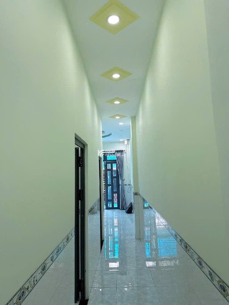 CẦN BÁN GẤP NHÀ GẦN LÀNG ĐẠI HỌC QUỐC GIA, GIÁ 4 TỶ, LINH XUÂN, THỦ ĐỨC. 