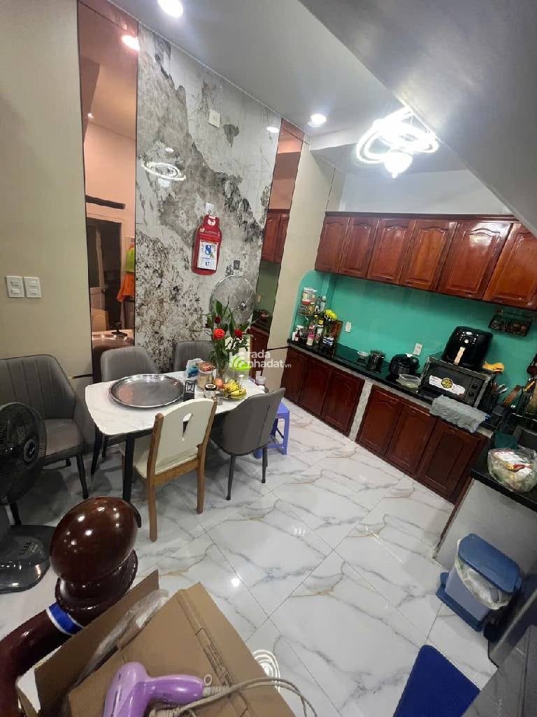 NHÀ ĐẸP CHỦ TẶNG HẾT NỘI THẤT Q.TÂN BÌNH - 2 TẦNG - 2PN - DT : 4.1M X 9M - CHỈ NHỈNH : 5.1TỶ