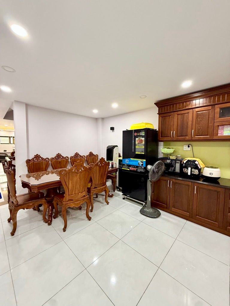 BÁN NHÀ ĐẸP 5 TẦNG – HẺM XE TẢI NGỦ – KHU TOÀN NGƯỜI GIÀU TẠI TÂN SƠN NHẤT, TPHCM