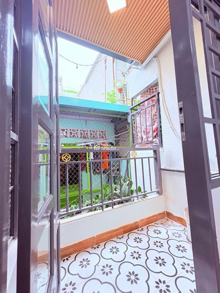 HẺM XE HƠI THÀNH MỸ, TÂN BÌNH, 3 TẦNG MỚI Ở NGAY. GIẢM 350TR CHỈ CÒN 2.15T TL 