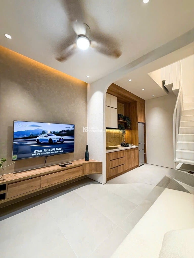 SÁT Q1. HẺM XE HƠI XÔ VIẾT NGHỆ TĨNH, BÌNH THẠNH, 92M2 TIỆN XÂY. GIẢM 350TR CHỈ CÒN 3.65T TL 