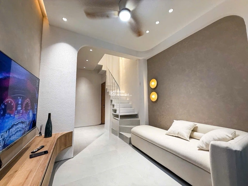 SÁT Q1. HẺM XE HƠI XÔ VIẾT NGHỆ TĨNH, BÌNH THẠNH, 92M2 TIỆN XÂY. GIẢM 350TR CHỈ CÒN 3.65T TL 