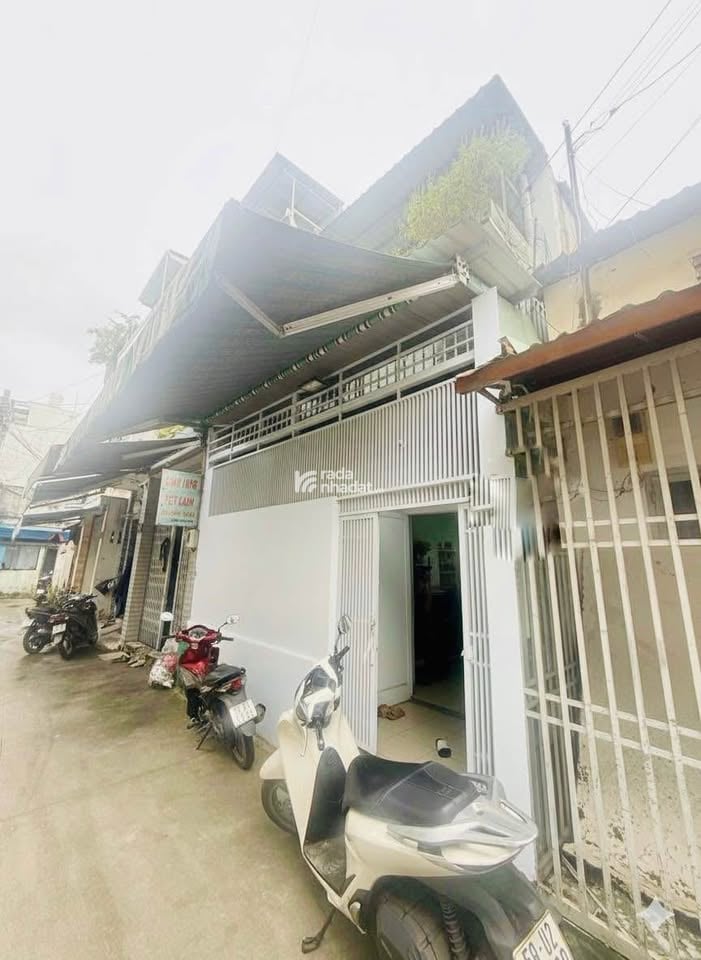 NGAY CHỢ VẢI PHÚ THỌ HOÀ - HẺM XE HƠI - 118M NGANG 5 NỞ HẬU - 2 TẦNG 3PN CHỈ 9.X