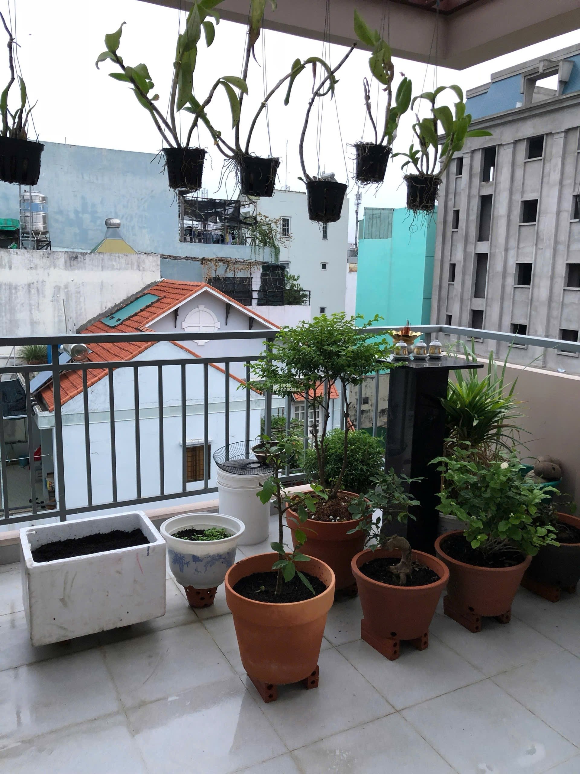 BÁN NHÀ HẺM XE HƠI LÝ THÁI TỔ, Q.10 - DT: 3.7x11.3m - Nở hậu đẹp - Giá 11 tỷ TL