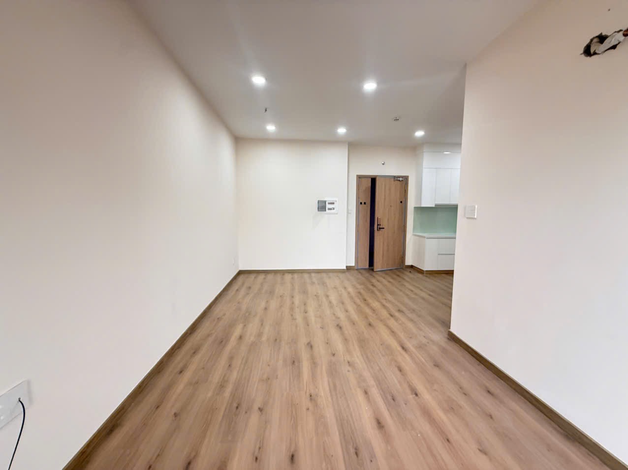 Chung cư 2PN 2WC 70m2 giá rẻ gần Cresent mall, Phú Mỹ Hưng, ban công hướng gió