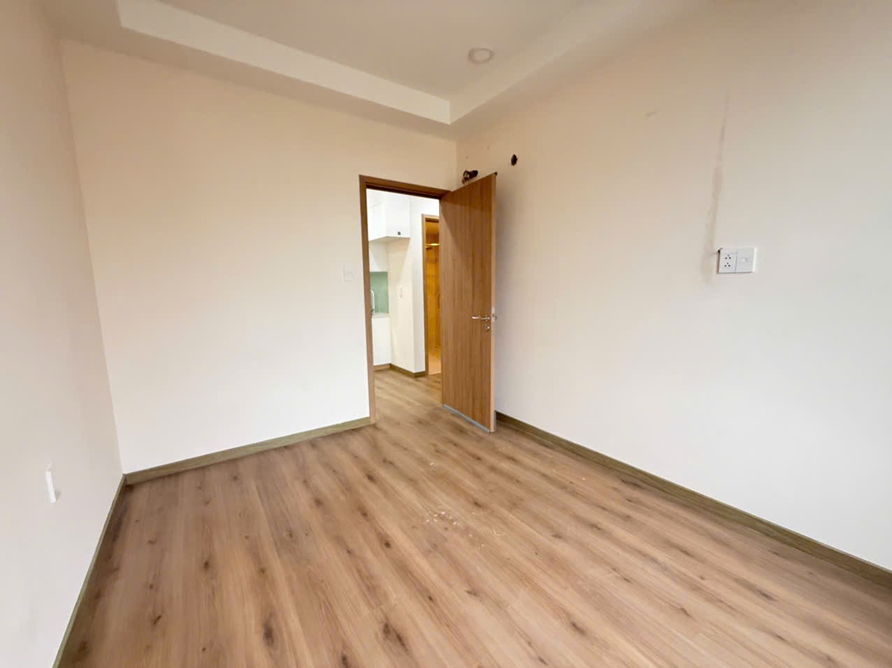 Chung cư 2PN 2WC 70m2 giá rẻ gần Cresent mall, Phú Mỹ Hưng, ban công hướng gió