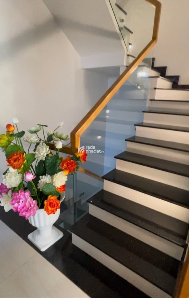 BIỆT THỰ 3 TẦNG 169M2(10X17)-MT ĐƯỜNG 2- KDC LÊ THÀNH-GIÁ 18 TỶ