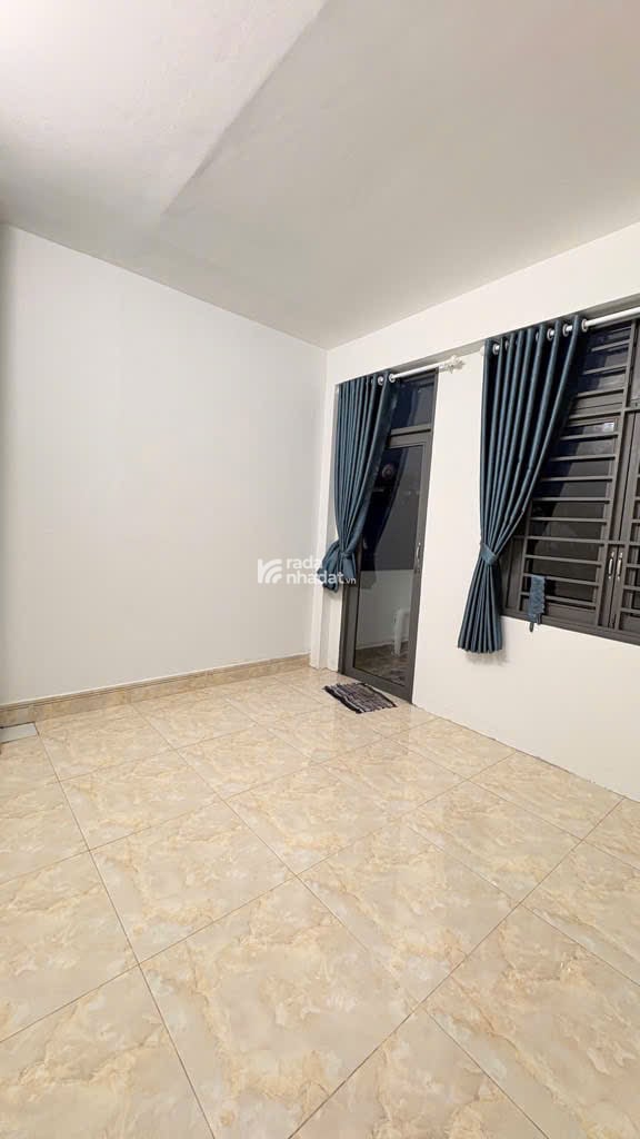 Bán Gấp Nhà Phố 4 Tầng 5 Phòng Ngủ Xe Hơi Đậu Ngay Cửa Đường Thới An 20 Quận 12