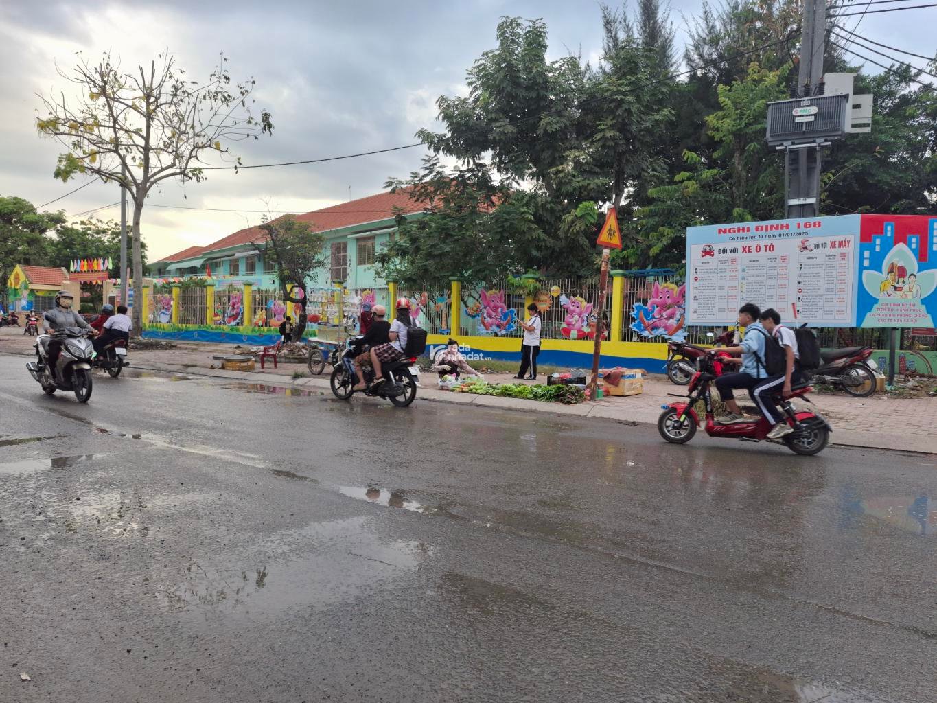  BÁN NHANH MT ĐƯỜNG LÒ LU, NGANG 10M, DIỆN TÍCH 215M2, GIÁ 32 TỶ 