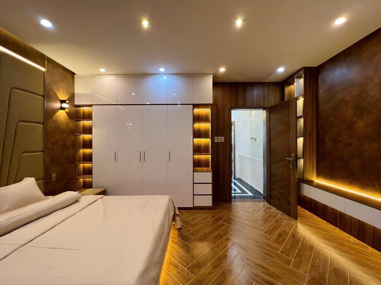 Hàng giá ngộp ngay Phan Văn Trị, Bình Thạnh, gần ĐH Văn Lang, 40m2 SHR giá 2 tỷ 550 TL