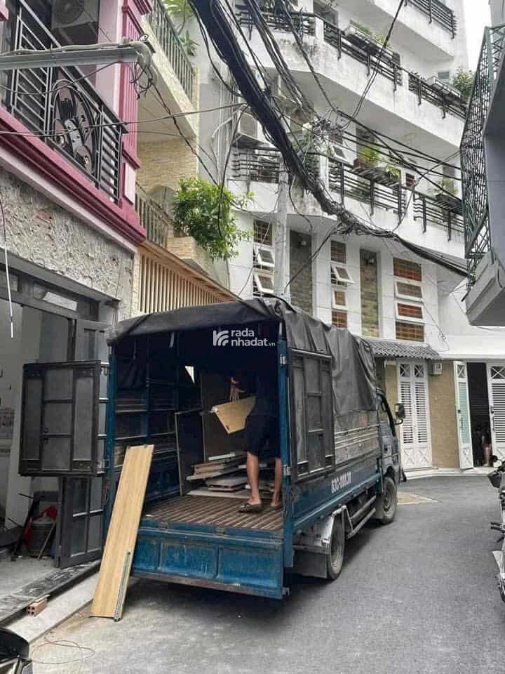 NHÀ KHU VIP PHAN XÍCH LONG . 