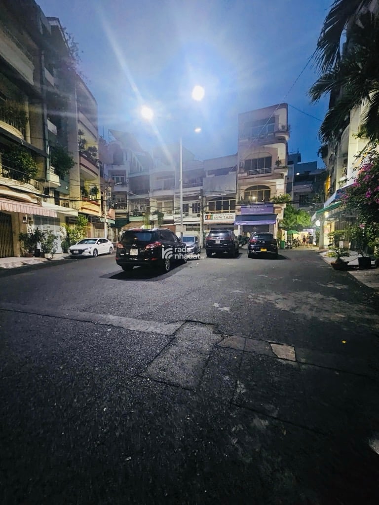 5 TẦNG-HẺM XE TĂNG THÀNH THÁI -P.12- Q.10 - DT:4.2*16.5M- 21 TỶ