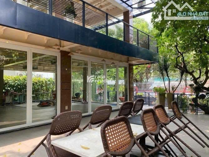 Bán nhà mặt tiền đường Cư xá đô thành,q10 Ở NGAY dt: 43m2, 4.3x10m. 1 trệt 3 lầu, 9pn giá dưới 15T