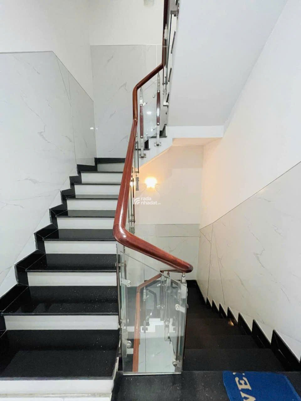 Cách 1 căn ra mặt tiền Dương Quảng Hàm  P5  Gò Vấp    5.5x16m  11PN Giá 15.5 tỷ