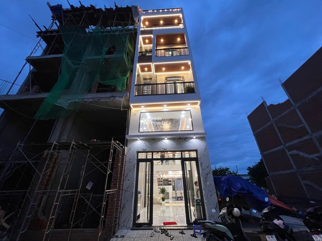 5 TẤNG-KHU PHÂN LÔ FULL NỘI THẤT ĐƯỜNG SỐ 2 - BÌNH HƯNG HÒA B -BÌNH TÂN- DT: 4*17.5M- 6 TỶ 7
