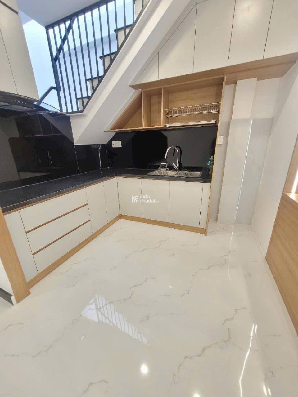 SIỂU PHẨM ĐẸP LUNG LINH 50M2 (NƠI TRANG LONG p13 BT) Cạnh MT Ô TÔ GẠCH XUYÊN TÂM