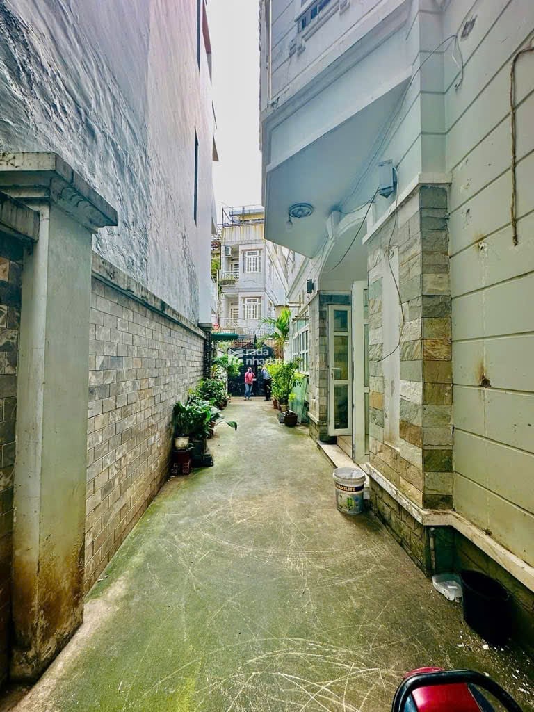 Biệt Thự Hẻm Xe Hơi Gần Mặt Tiền P7 Bình Thạnh - Diện Tích Khủng 15x17 - 11PN 8WC Rộng Thoáng