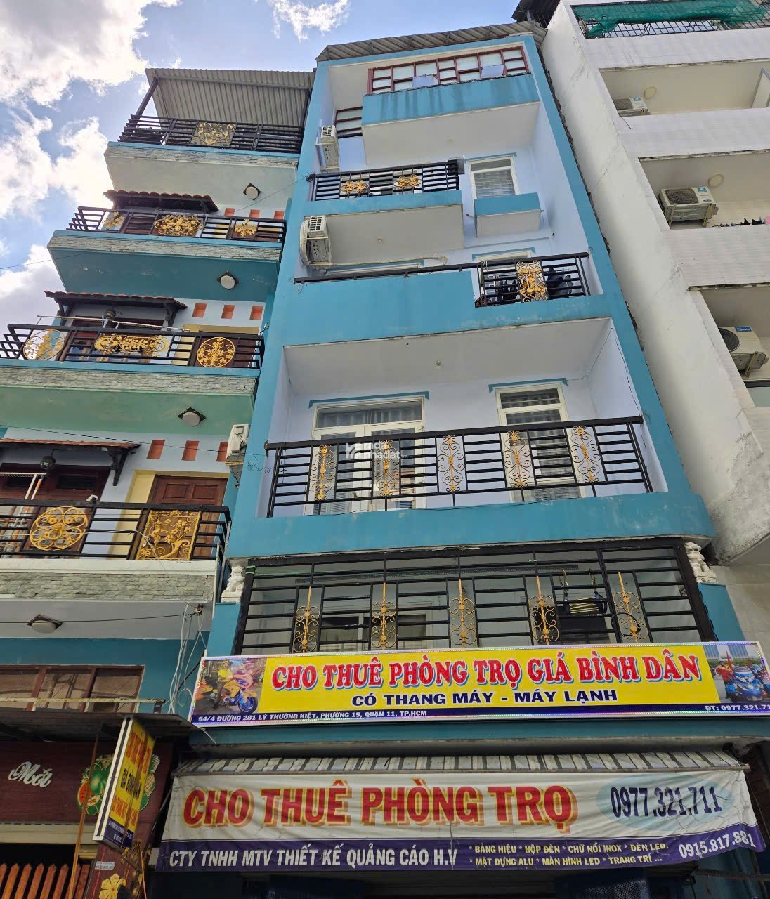 Đến xem phòng máy lạnh, có thang máy. Giá phòng dao động từ 2tr2 -3tr3