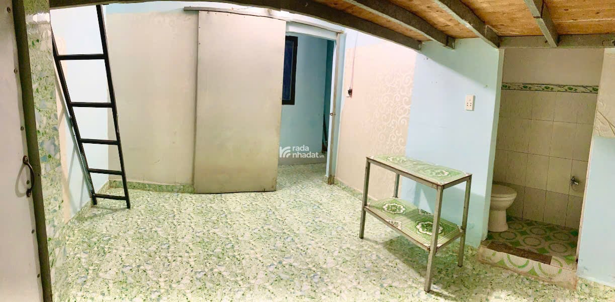 Đến xem phòng máy lạnh, có thang máy. Giá phòng dao động từ 2tr2 -3tr3