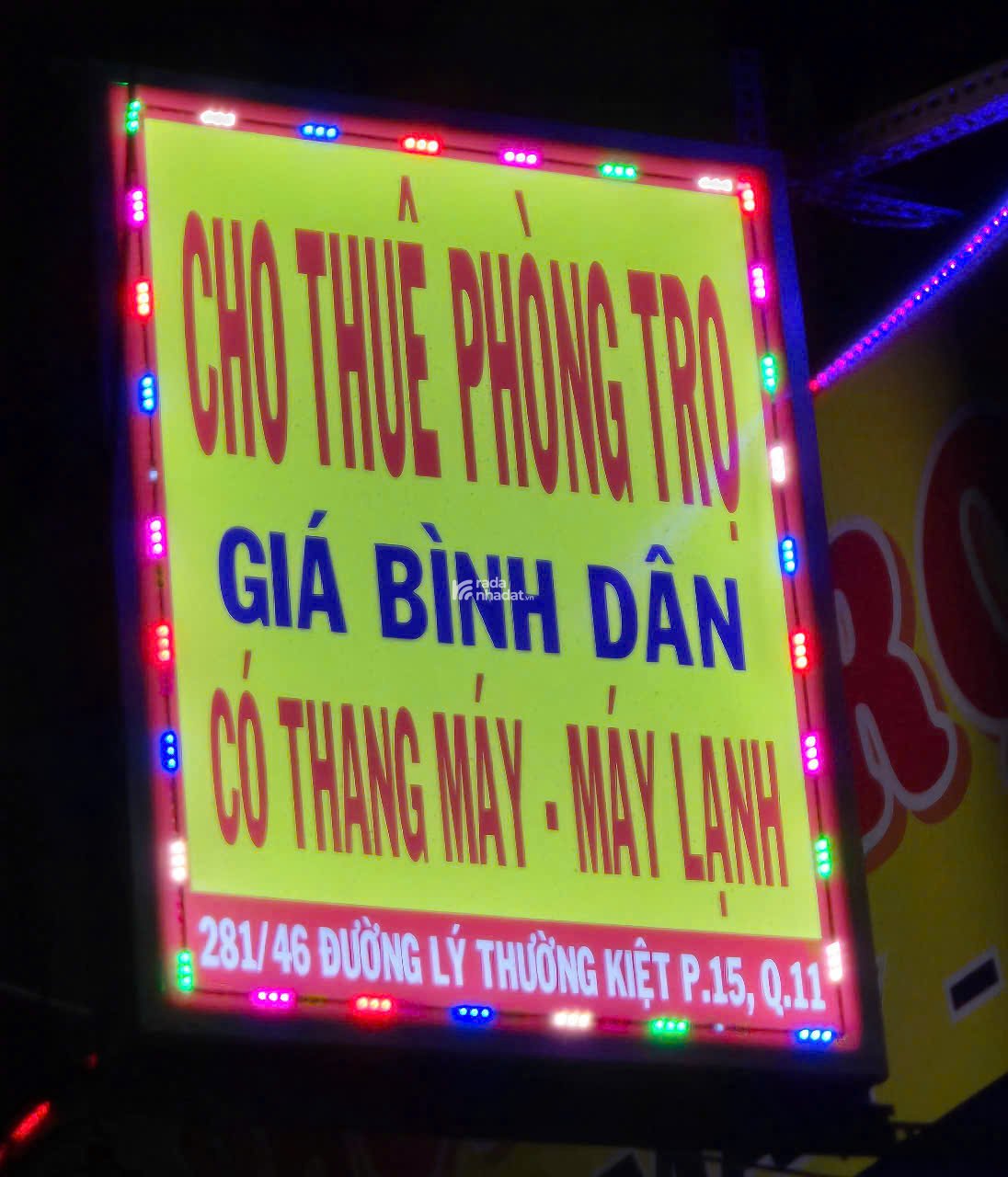 Đến xem phòng máy lạnh, có thang máy. Giá phòng dao động từ 2tr2 -3tr3