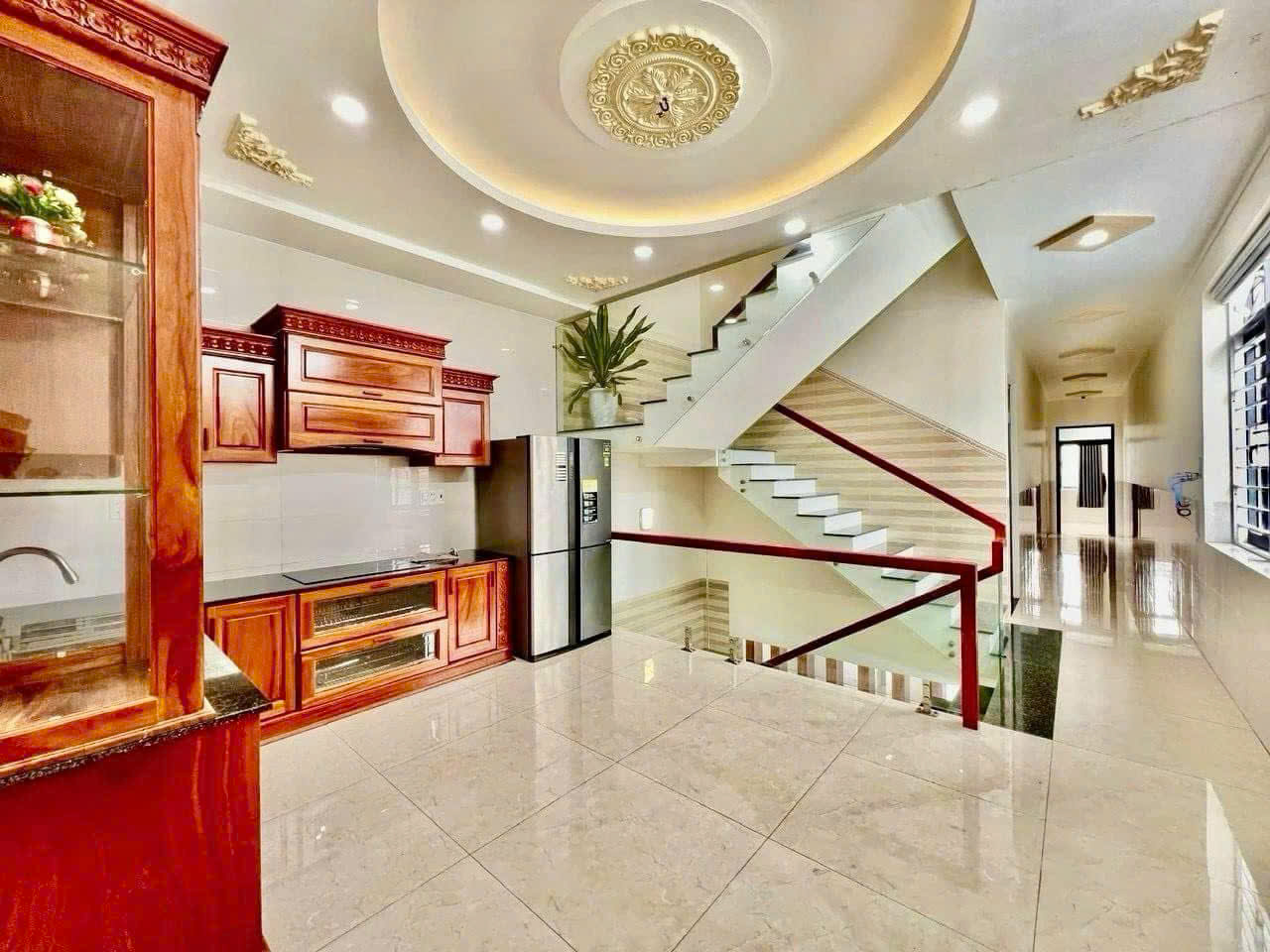 Kẹt vốn bán nhà mặt tiền đang kinh doanh Hà Huy Giáp, Quận 12, diện tích 58m2 giá 2 tỷ 050 TL