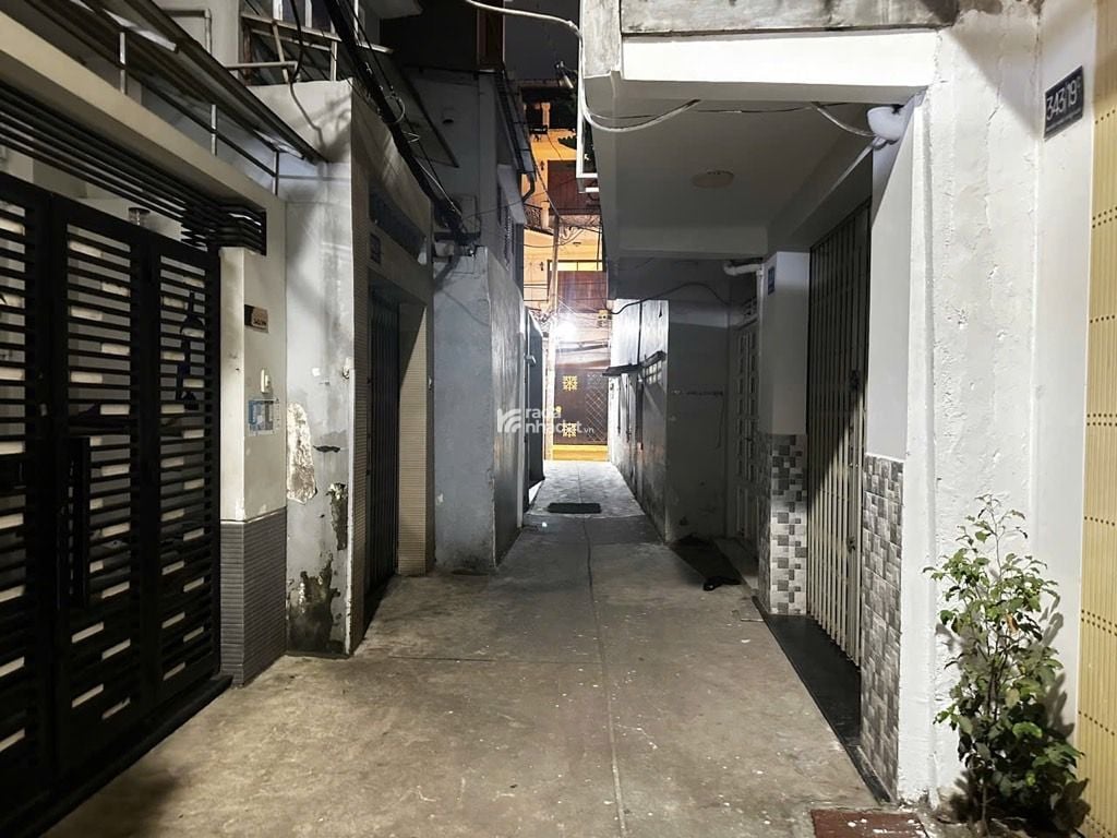 KHU SÂN BAY, NGUYỄN TRỌNG TUYỂN, TÂN BÌNH, 24M2 CÓ KC Ở NGAY. GIẢM 550TR CHỈ 3.8T