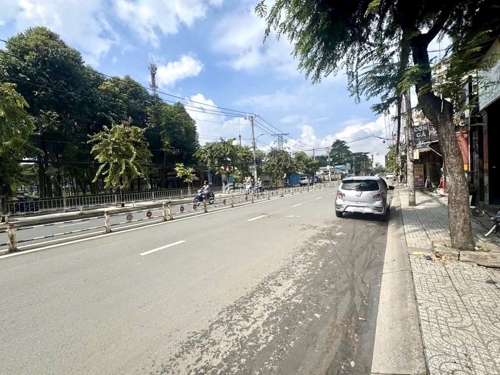 MẶT TIỀN NGUYỄN VĂN KHỐI, VỊ TRÍ ĐẸP VIEW CÔNG VIÊN - NGANG 6M, DÀI 17M - 4 TẦNG- 29 TỶ TL