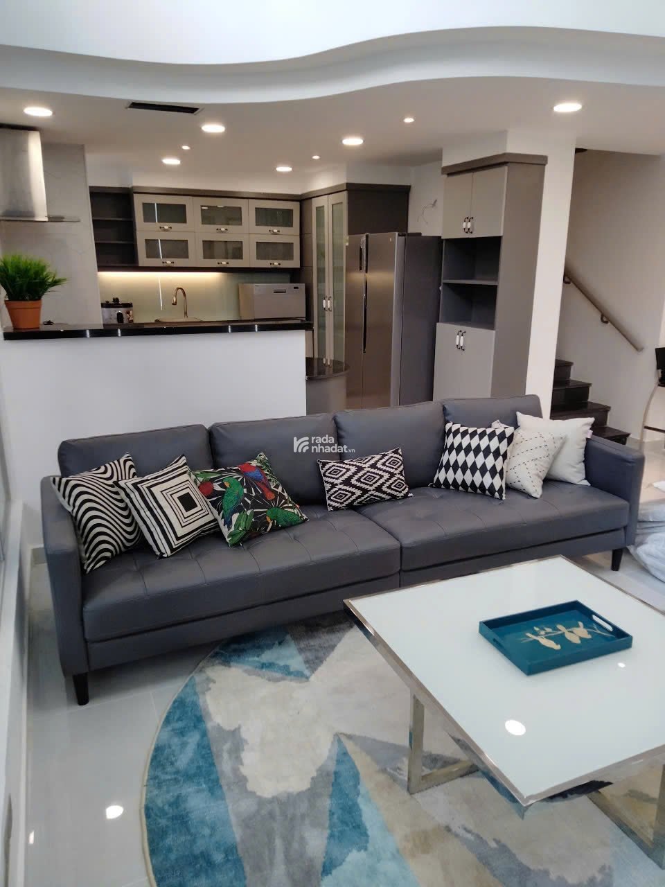 Cần cho thuê căn hộ Penthouse sky garden 1, PMH, Q7, DT 400m2, 5pn, nhà siêu đẹp, giá chỉ 90 triệu 