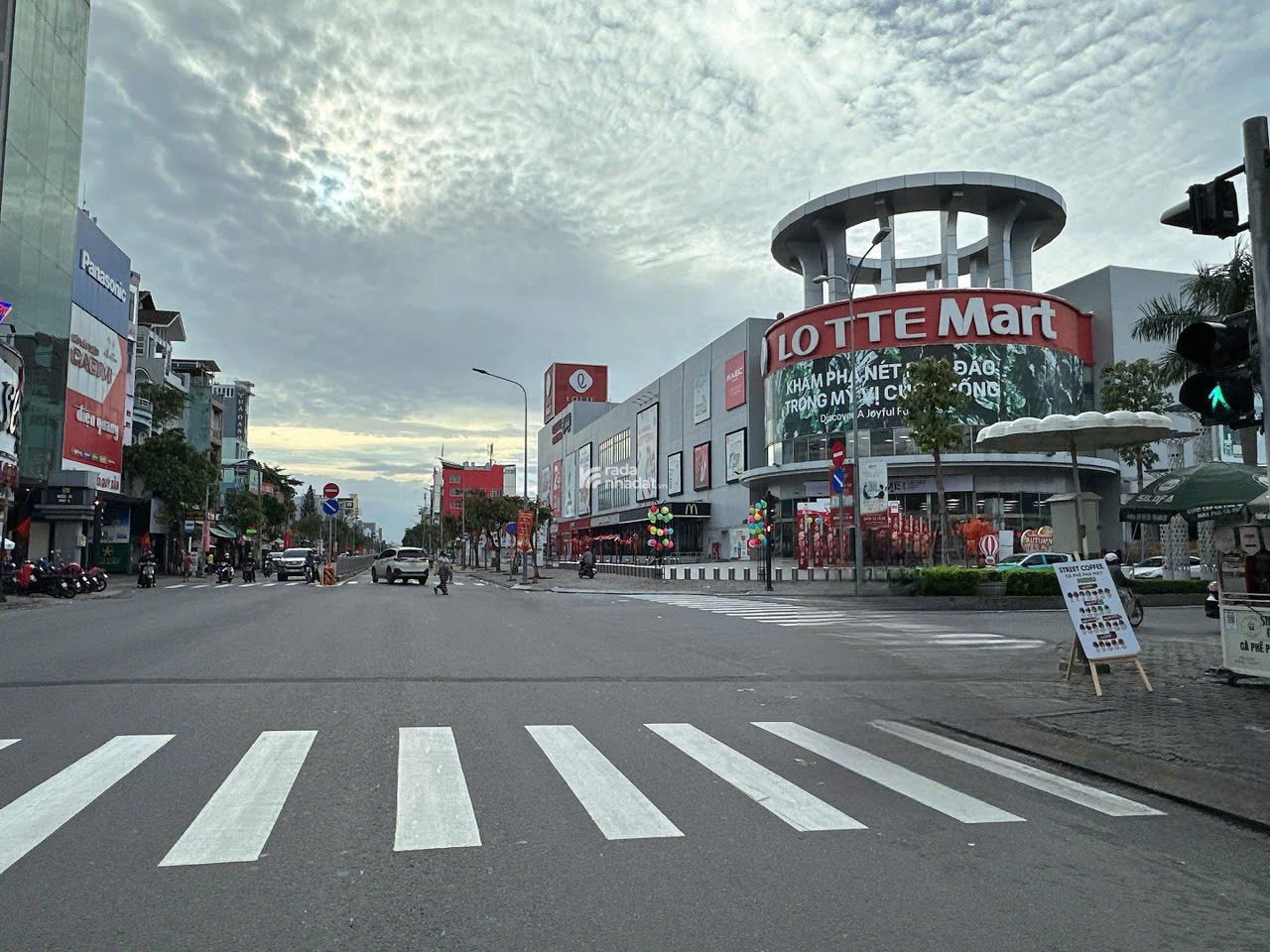 Chỉ 16 tỷ sở hữu CHDV rộng 6.3m 110m2 6 lầu TMáy 14PN TN 70tr HXH Thống Nhất sát Cityland