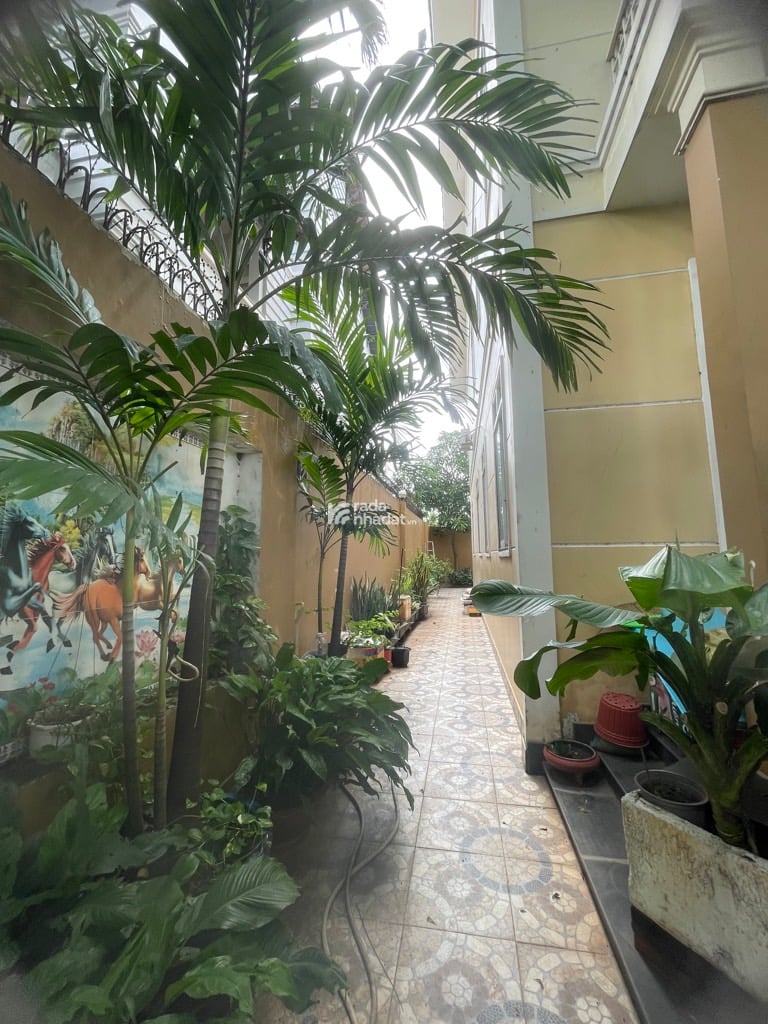 BÁN BIỆT THỰ KHU DÂN CƯ PHÚ LỢI QUẬN 8 240M2 18.X TỶ 5PN 3 TẦNG LÁT ĐÁ SANG TRỌNG