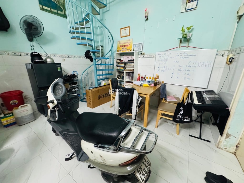 SÁT MT PHẠM VĂN BẠCH, TÂN BÌNH, 20M2 CÓ KC Ở NGAY. GIẢM 350TR CHỈ CÒN 2.5T TL 