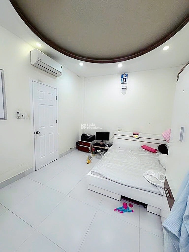 Bán nhà đường đổ thừa luôn  tân phú