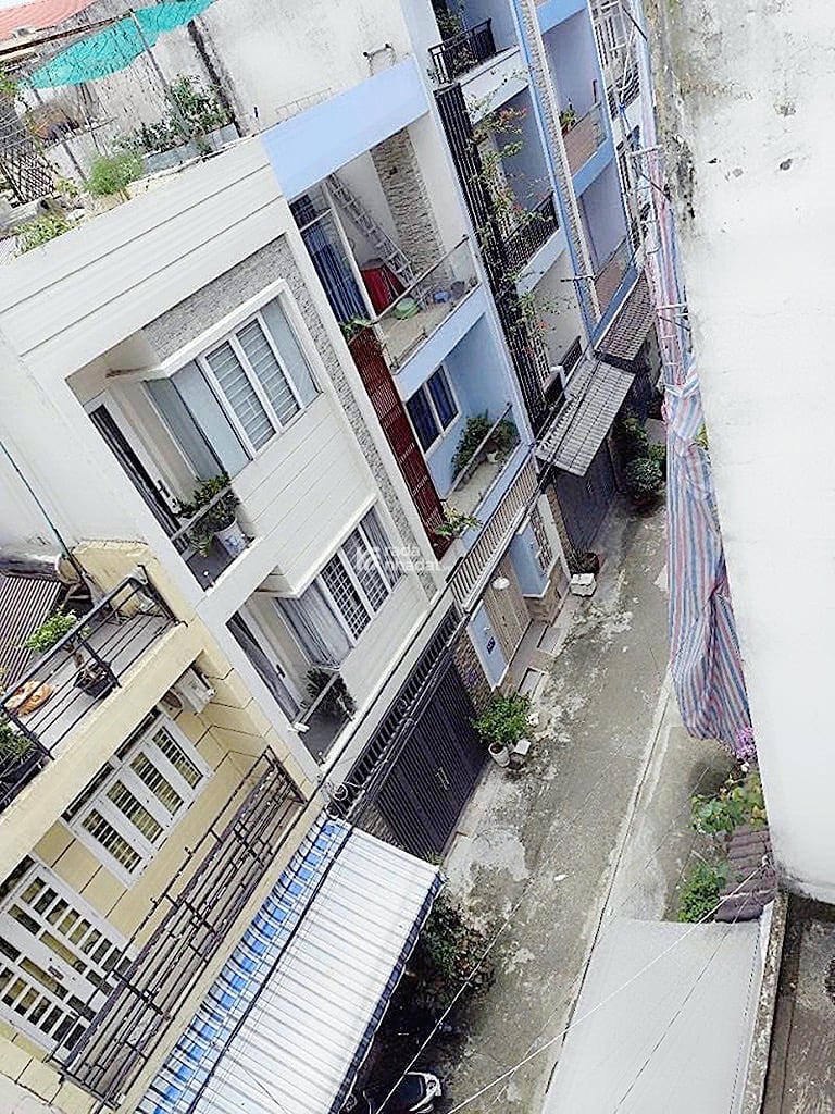 Bán nhà đường đổ thừa luôn  tân phú