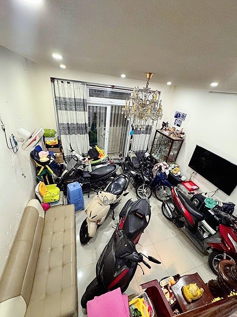 Bán nhà đường đổ thừa luôn  tân phú