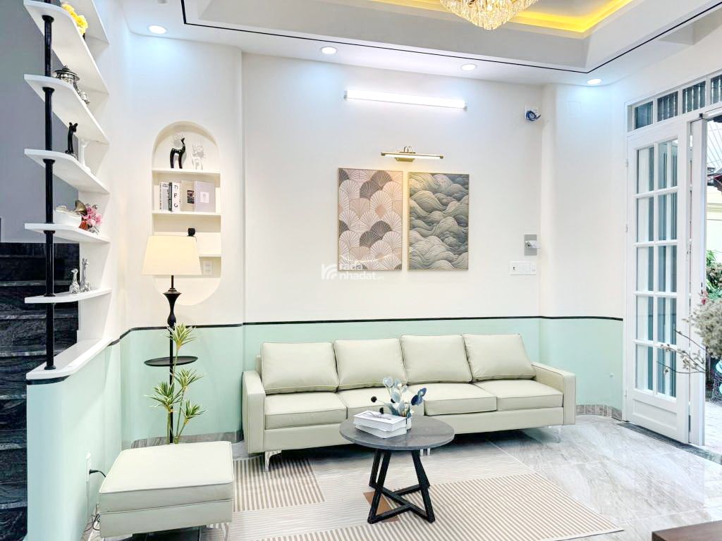 Bán nhà mới 2 lầu gần HXH đường Âu Dương Lân P.2 Quận 8