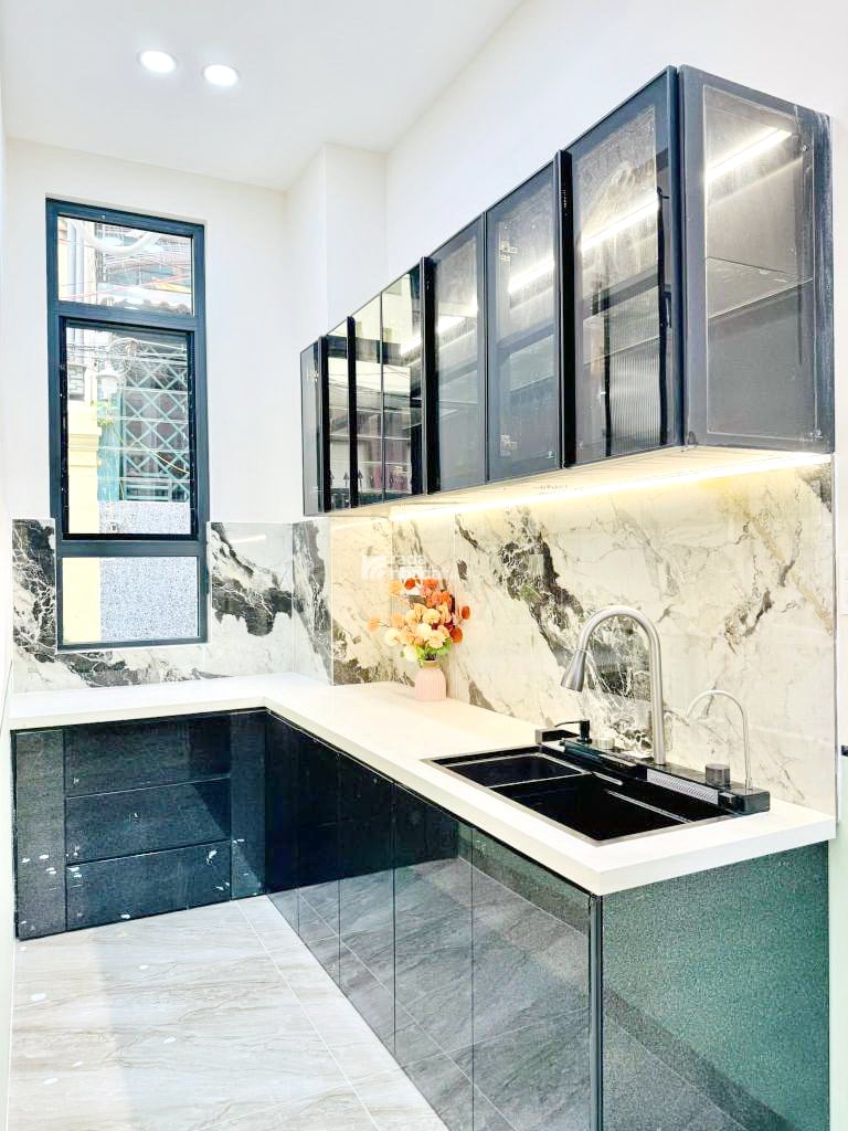 Bán nhà mới 2 lầu gần HXH đường Âu Dương Lân P.2 Quận 8