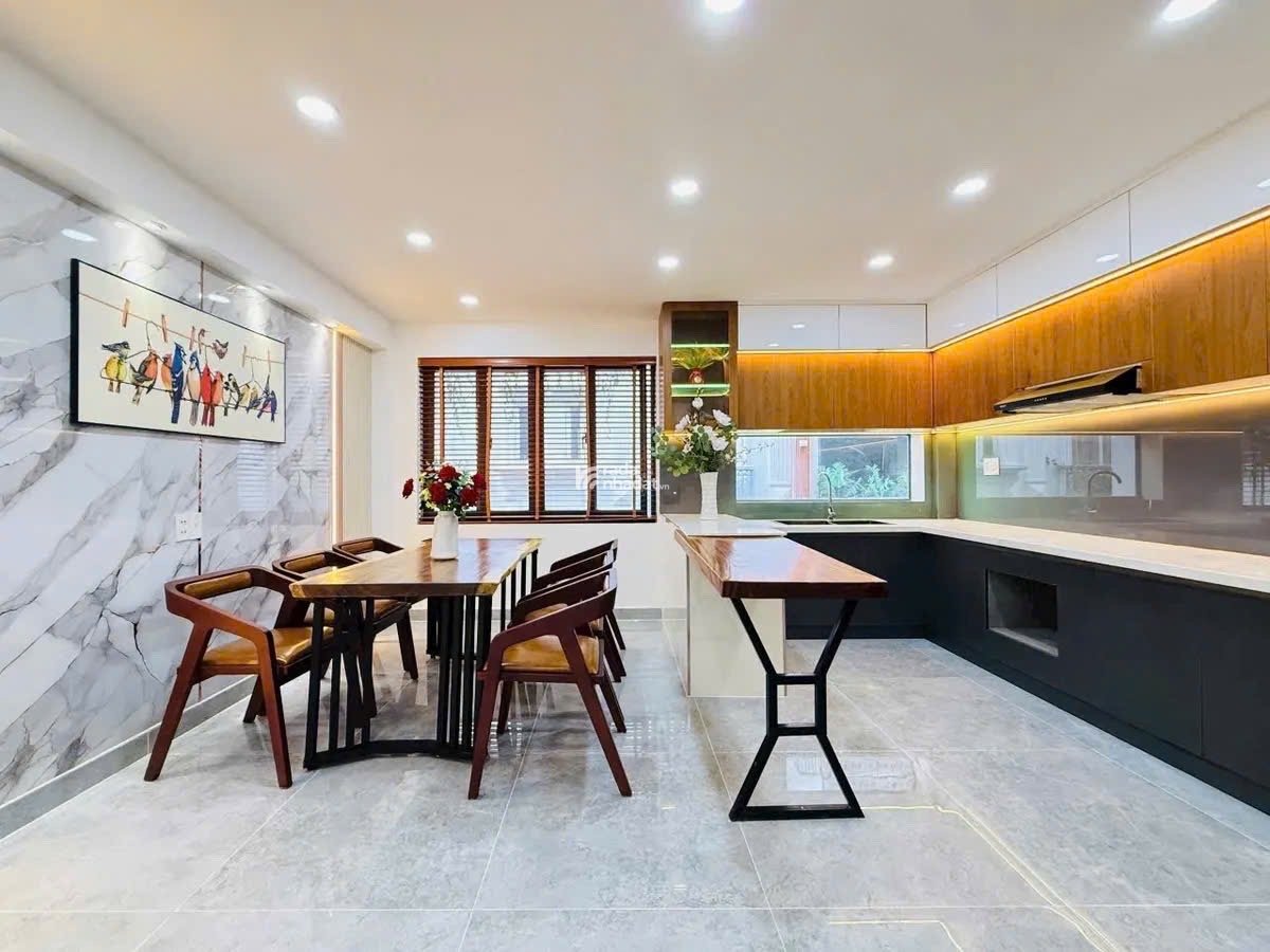 NHÀ 5 TẦNG XÂY MỚI FULL NỘI THẤT - 5x12 - KHU PHÂN LÔ HẺM 6M XE HƠI ĐỖ CỬA- CHỈ 9.39 TỶ TL