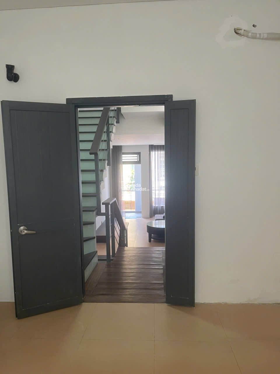 Nhà đẹp hẻm xe hơi, gần siêu thị , chợ trường học cấp 1,2,3