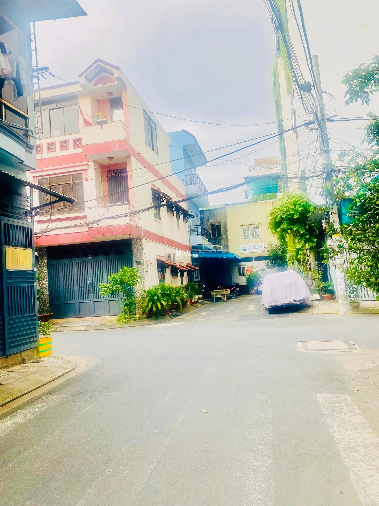 GẦN AEON - CHỢ TÂN HƯƠNG - ĐƯỜNG 8M THÔNG - 3 TẦNG - 96M NGANG 5 NỞ - CHỈ 12