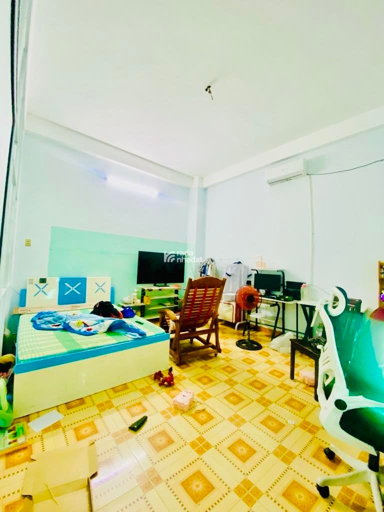 GẦN AEON - CHỢ TÂN HƯƠNG - ĐƯỜNG 8M THÔNG - 3 TẦNG - 96M NGANG 5 NỞ - CHỈ 12