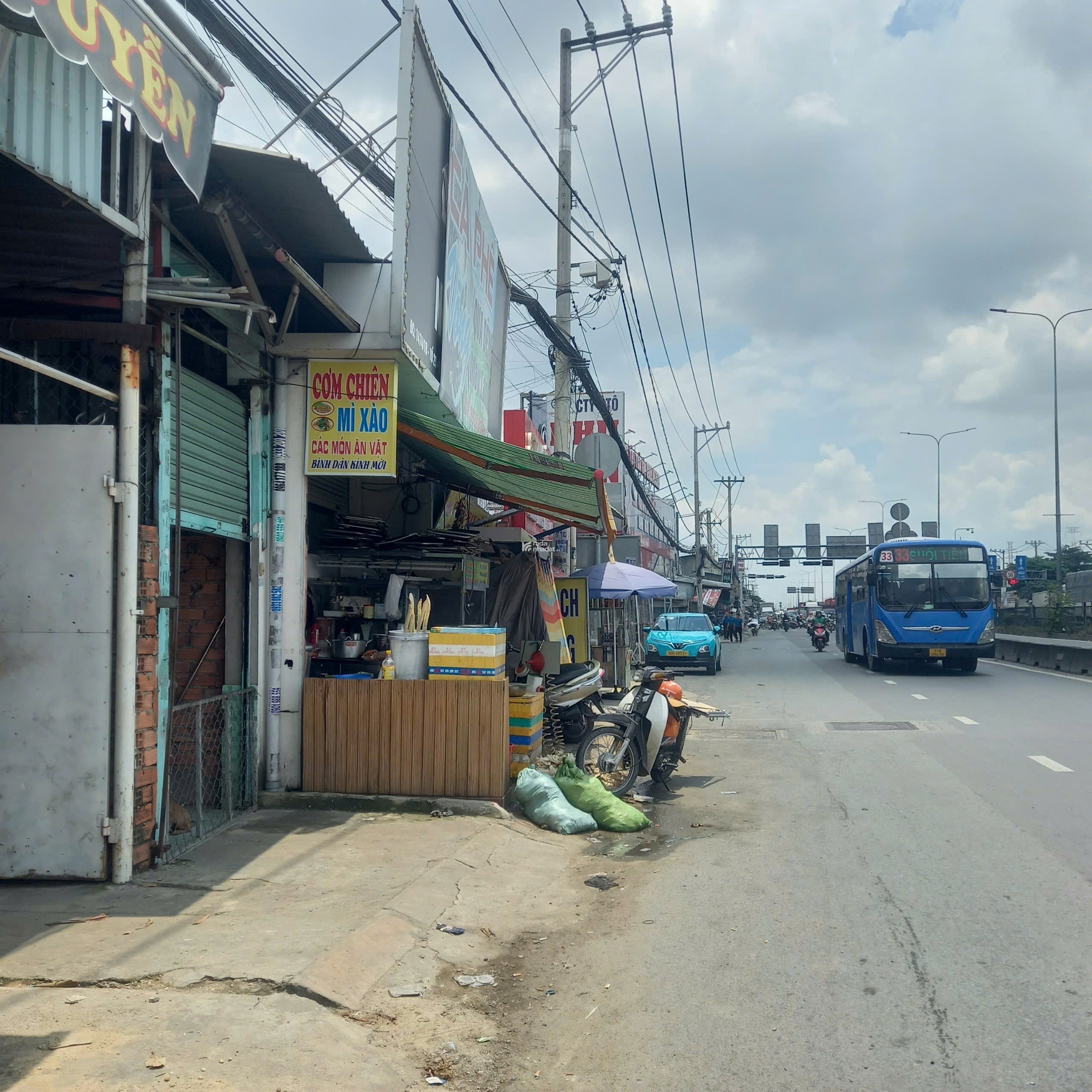 cho thuê mb 70m2 giá 9tr  ql1 phường apd, cách 200m đại hoc NTT Q12, cách 300m chợ vườn lài.