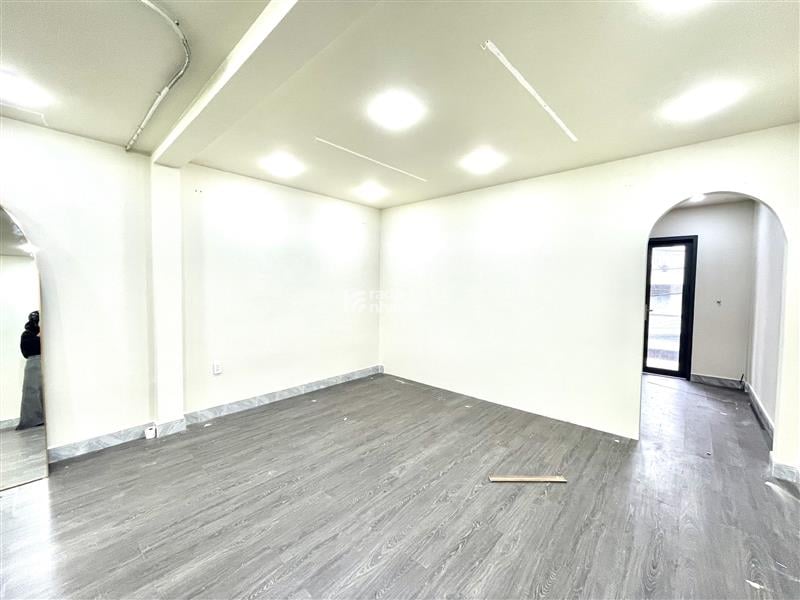 NGAY VÒNG XOAY ĐIỆN BIÊN PHỦ -LÊ HỒNG PHONG- P.1- Q.10- DT: 4.5*13M- GIÁ 15 TỶ 4