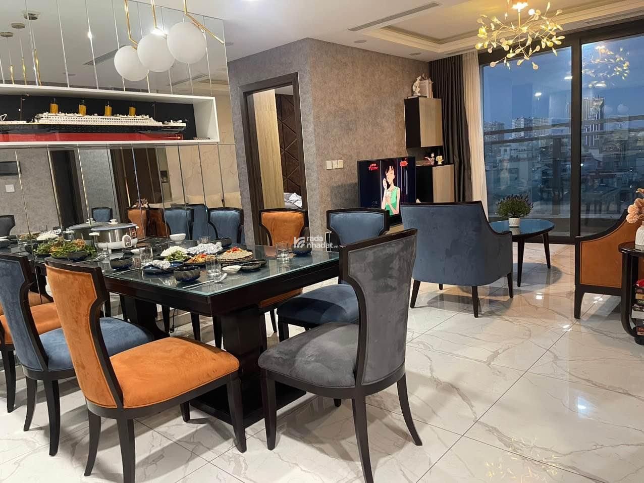Bán căn hộ cao cấp Q7, nội thất dát vàng sang trọng - 2PN 70m2 - chỉ hơn 3 tỷ