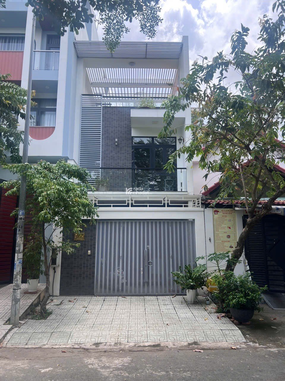 Nhà mặt tiền 3 tầng 4PN view thoáng, đường Số Phạm Hữu Lầu trung tâm Quận 7 giá chỉ 11,8 tỷ