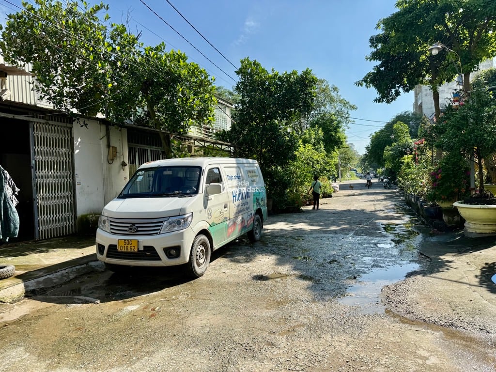 NGAY CHỢ BÌNH ĐIỀN- P.7- Q.8 -DT: 5X16M - 2 TẦNG- ĐƯỜNG 12M- 3 TỶ 5