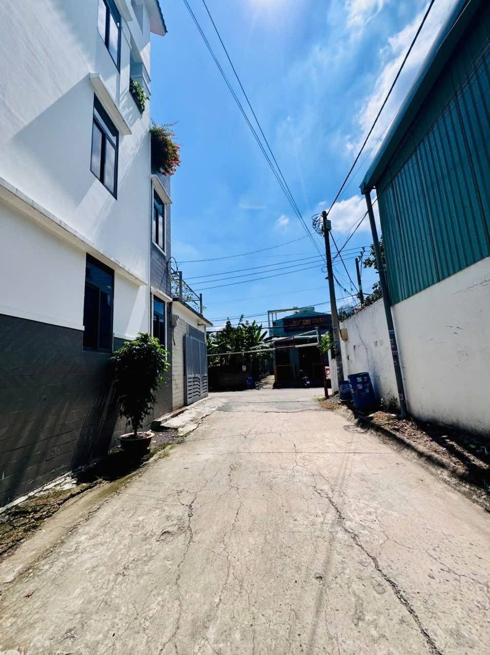 Độc nhất ! Nhà Phùng Văn Cung, phường 7,Phú Nhuận! Nhà 45m, 3ty880, hẻm oto, sổ hồng riêng